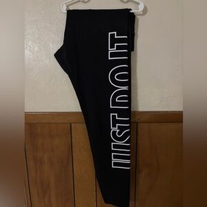 Nike Just Do It Black Leggings Women’s XL Worn Once. Great Condition.